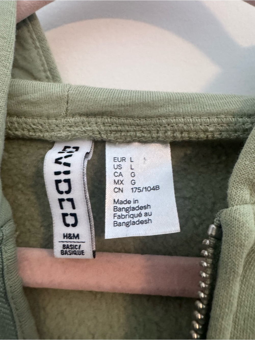 H&M Olive Zip-Up CroppedHoodie with Front Pocket - Picture 6 of 9